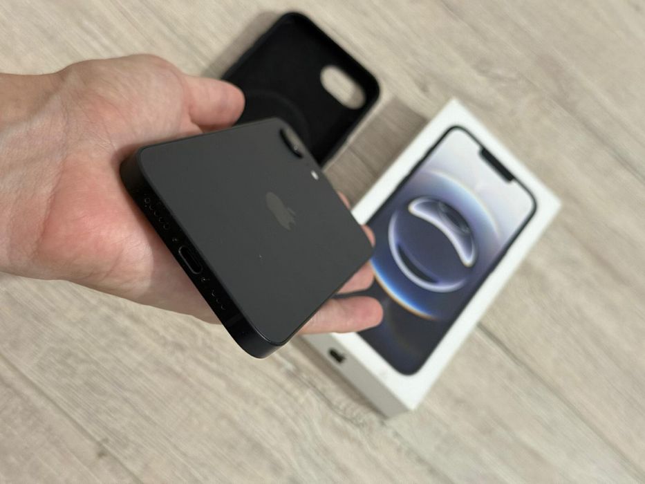 Vand iphone 16 e nou