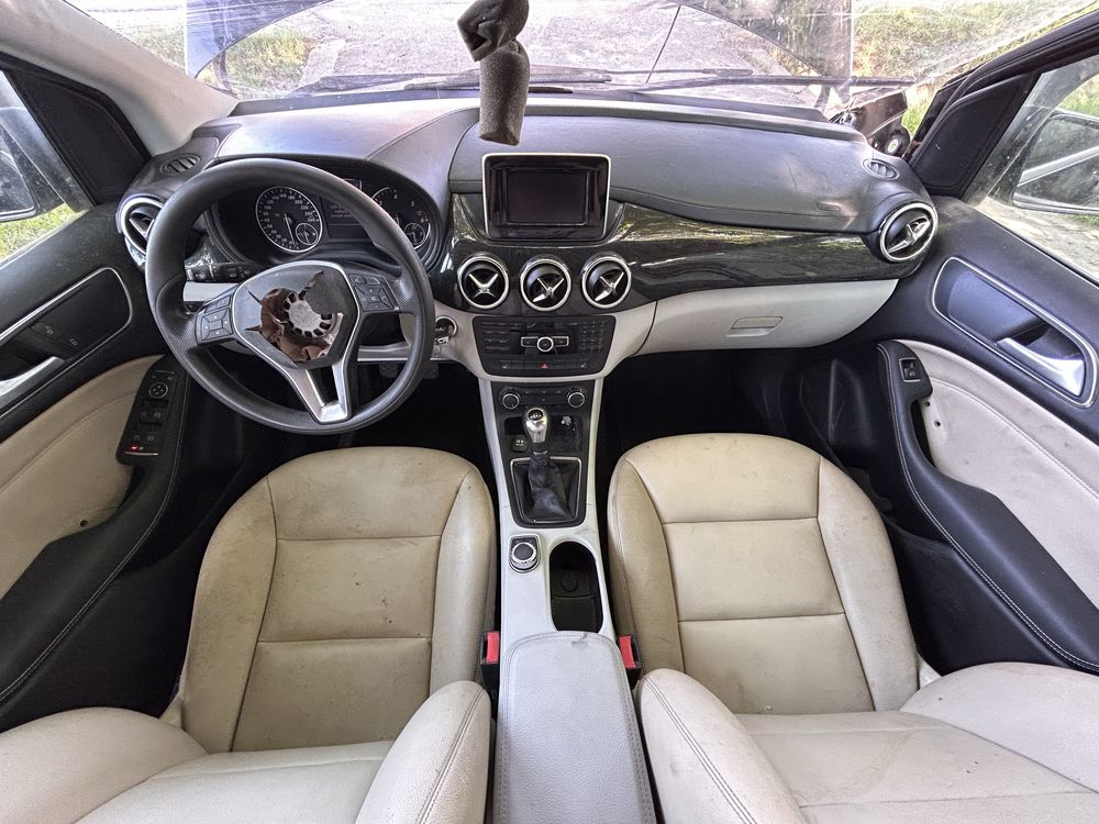 !Avariat! De vânzare Mercedes-Benz B180 1.5 80kw -2014