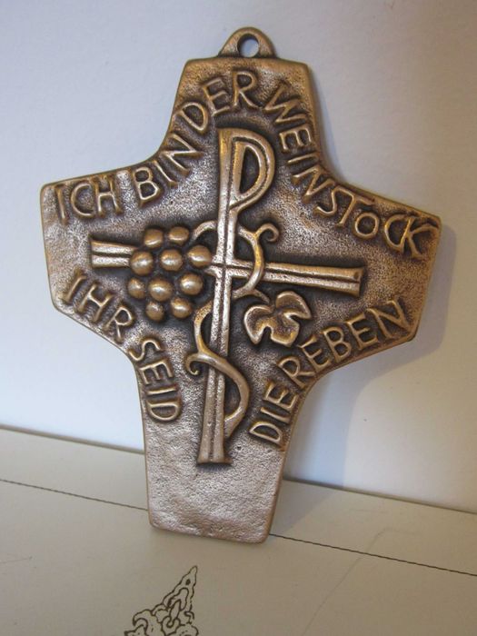 cadou rar Cruce bronz masiv Eu sunt vița voi mladitele Germania 1970