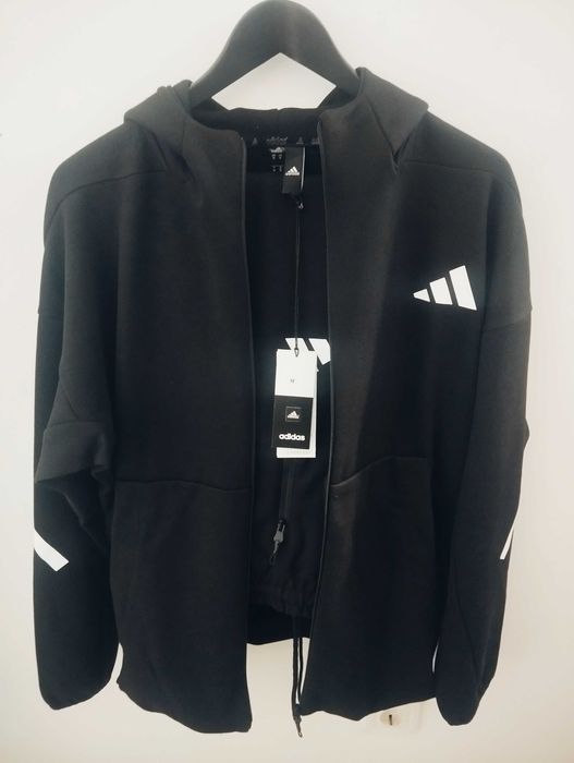 Спортни екипи Adidas