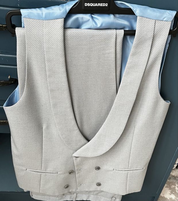 Продам костюм 3ка