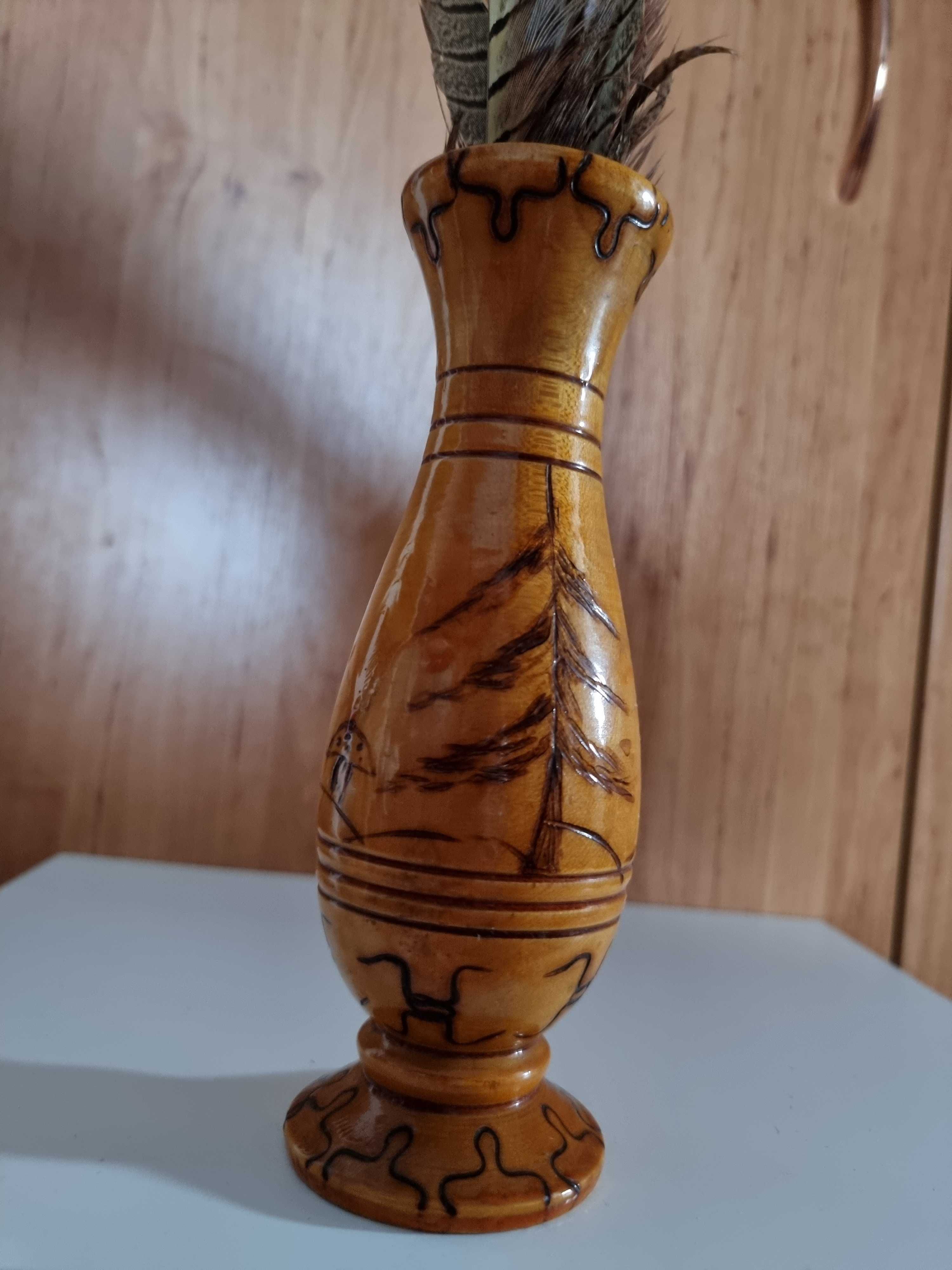 Vaza cu pene din lemn sculptat lacuit ornament decor