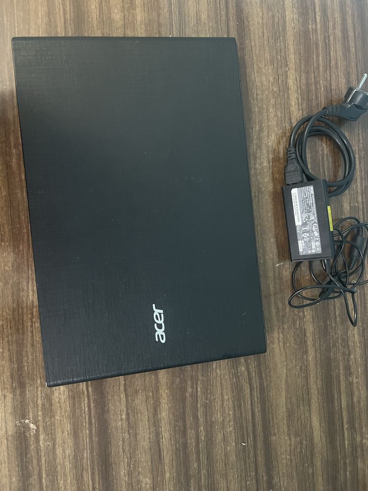 Acer aspire E5 573g i5 5200u 6 gb ram 1TB geforce 920m