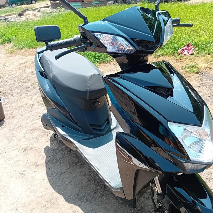Vând scuter electric motor 1500w merge 25kmh cu limitatorul