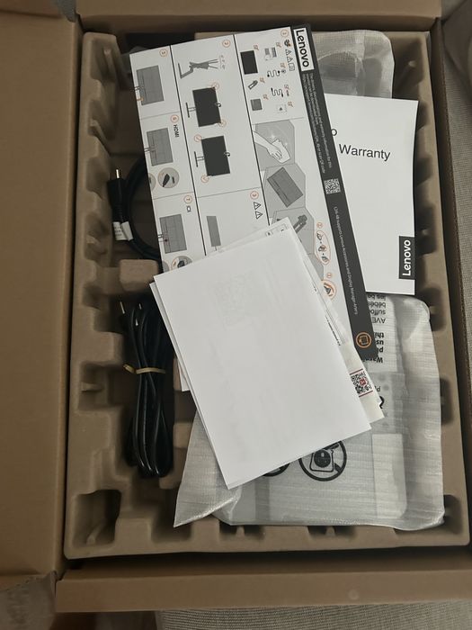 Monitor LENOVO 24 cm