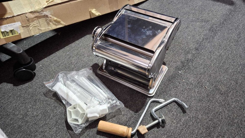Masina de paste manuala CRANEVIEW, inox, maner lemn, 3 taietori