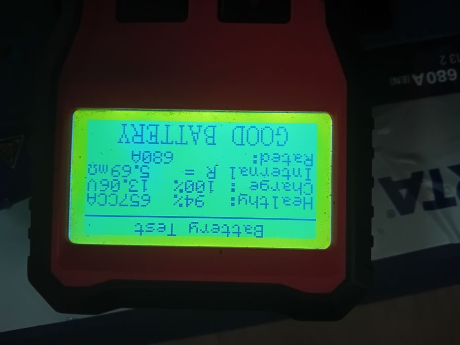 Vând acumulator auto Varta de 74  ah