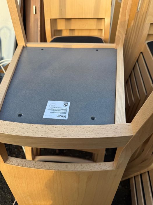 Scaune originale TON (Thonet) - lemn masiv, horeca - Stivuibile - 40