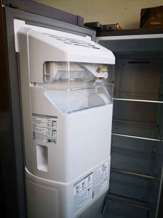 Frigider side by side Hisense 631l import Germania cu Garanție BG94