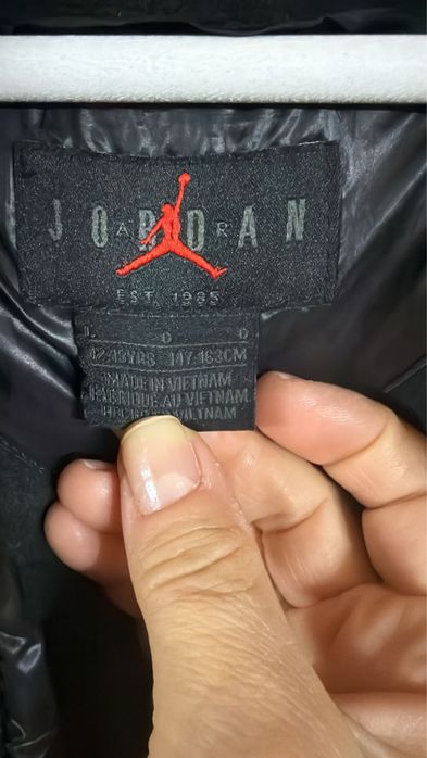 Geaca Jordan pentru copiii de 13 ani in stare buna