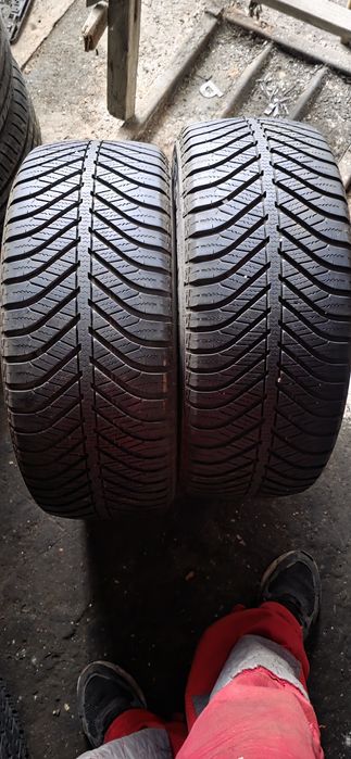 Гуми 2бр 215/55/16 - 1бр  - 90лв