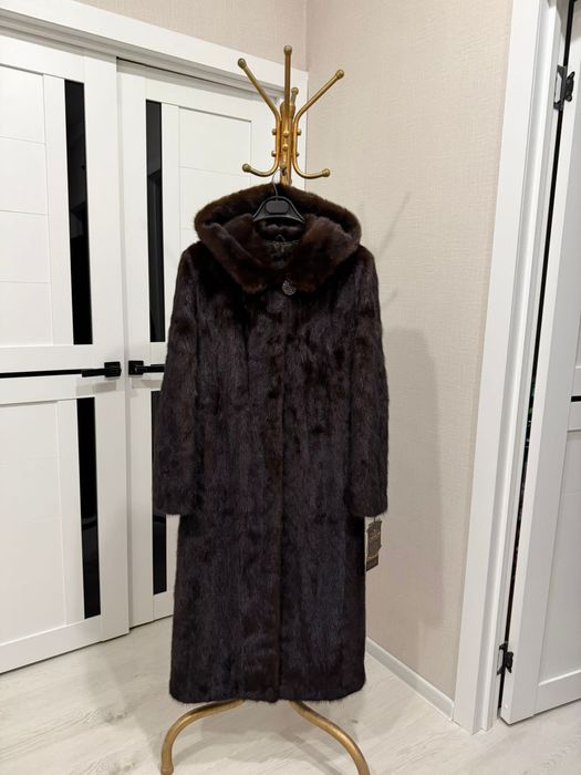 Продам новую норковую шубу