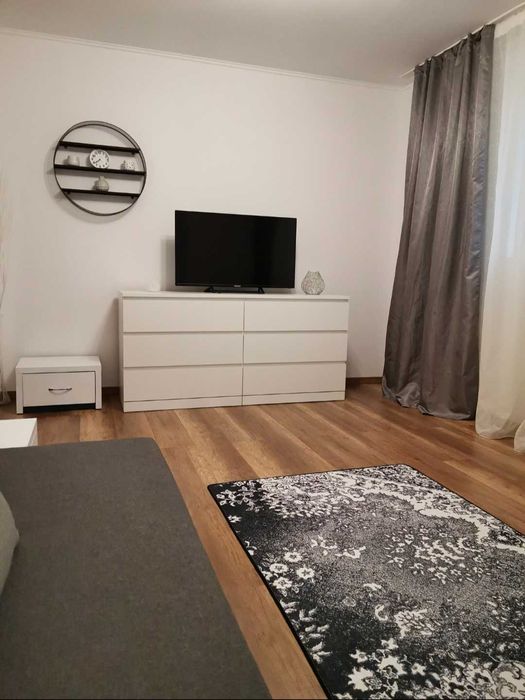 Închiriez garsonieră în zona Parcul Circului - 390 euro