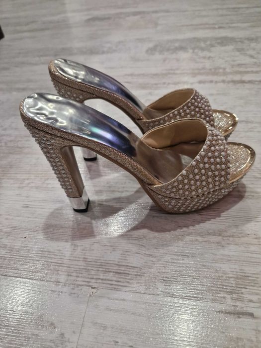 Дамски официални летни обувки на висок ток