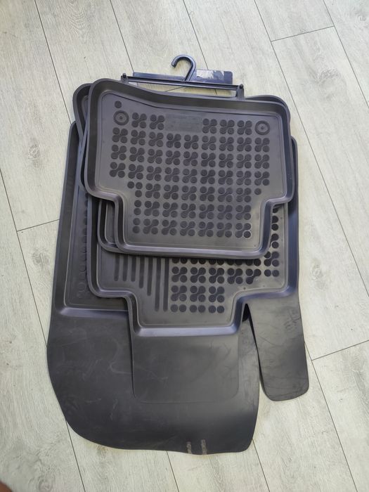 OFERTA Set covorașe cauciuc stil tăviță Mercedes CLS w218 dupa 2011