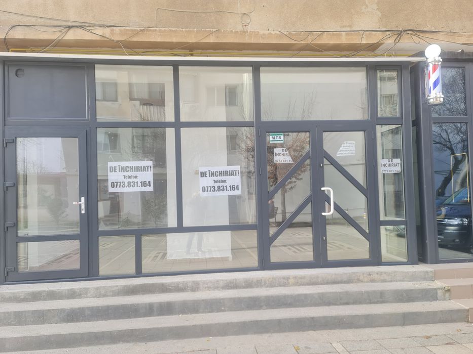 Ofer spre inchiriere spatiu comercial 40 m2 explanada Pascani