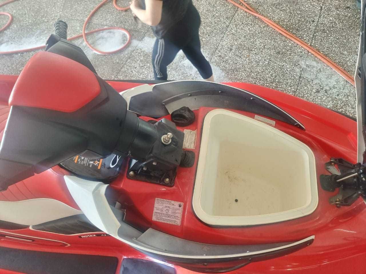 Продам гидроцикл sea-doo rxp