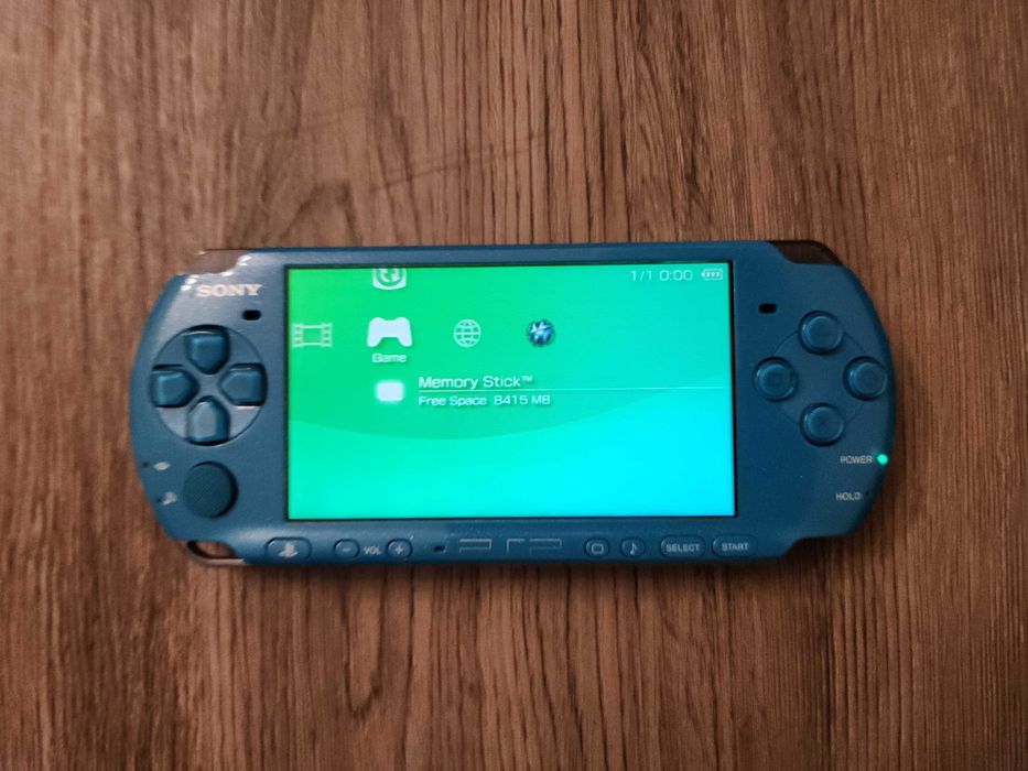 PlayStation Portabil (PSP) 3004 - modat, complet functional, card 64GB