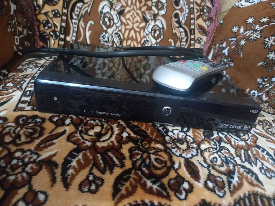 Спутниковый ресивер (тюнер)