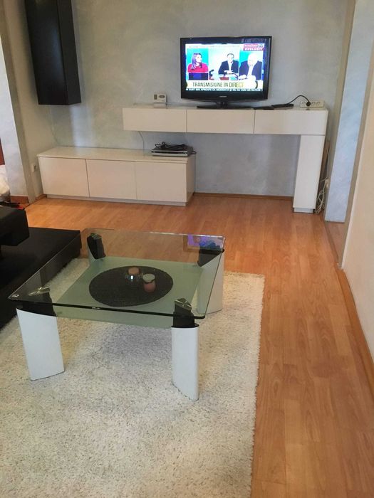 Proprietar, inchiriez apartament cu 3 camere in Calea Aradului