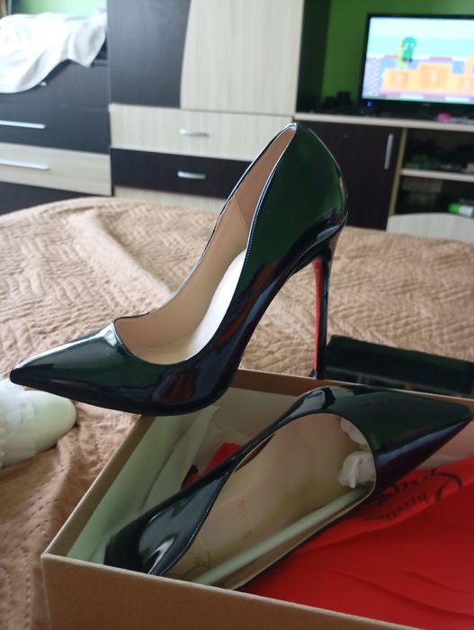 Обувки Chistian Louboutin