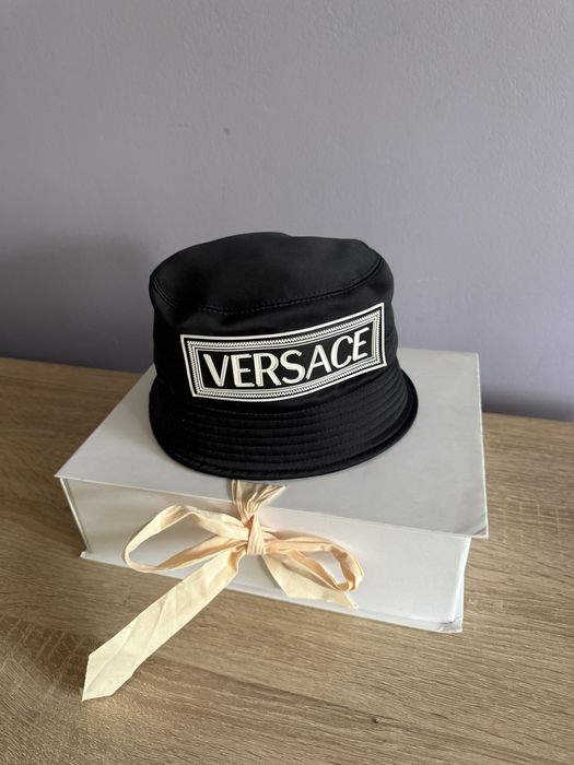 Шапка Versace