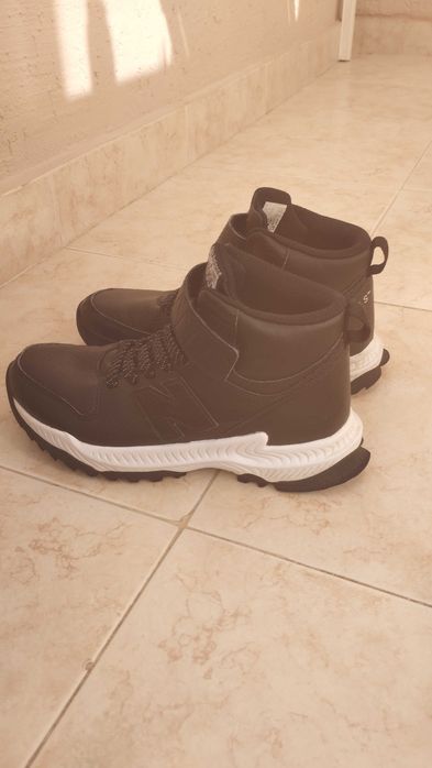 Зимни обувки New balance 36 номер