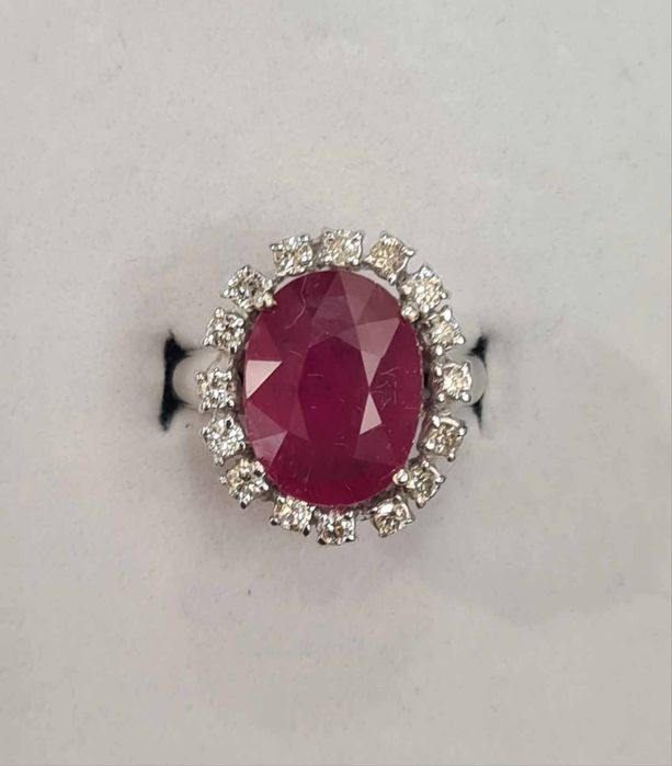 Inel din aur alb 18k cu rubin natural 6.33 ct. si diamante naturale