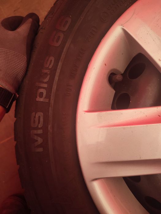 De vânzare roți Nissan Qasqai și cauciucuri 225_75_16c