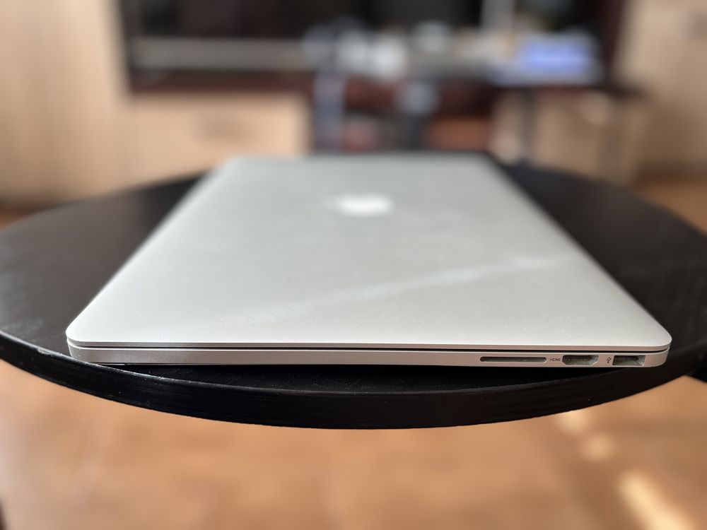 MacBook Pro 15” Retina 2013 1GB NVIDIA 8gb ram 256gb ssd