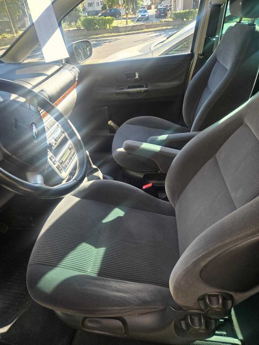 Ford Galaxy миниван
