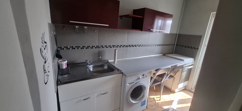 Mobila de dormitor și bucătărie în stare foarte bună!