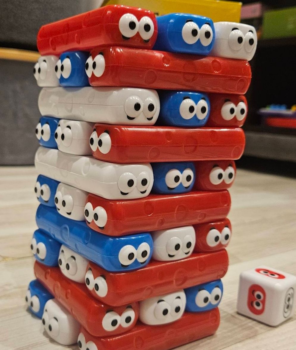 Tumbling tower кубчета jenga, занимателна игра