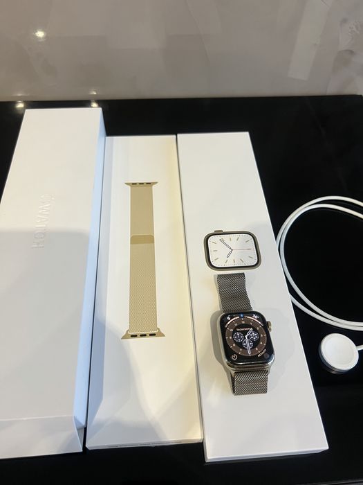 Apple Watch Series 7 – 41mm Stainless Steel Gold + Milanese Loop
