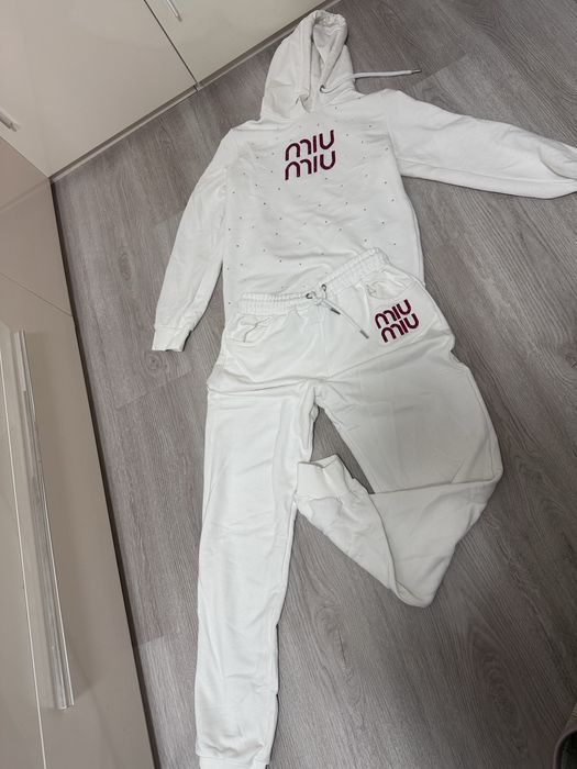 Спортен екип miu miu