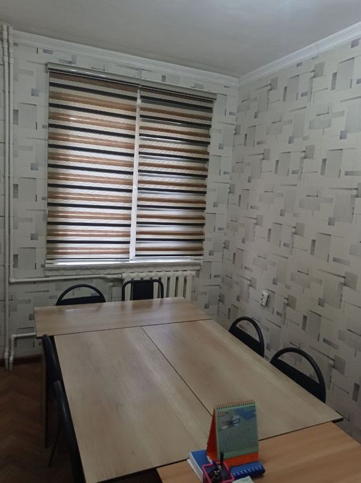 Kvartira sotiladi. 4 qavatli binoni 1 qavati