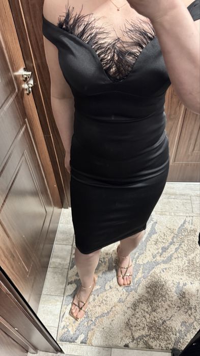 Официално рокля с пера