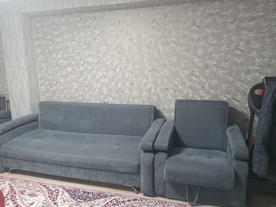 Продам диван с креслами