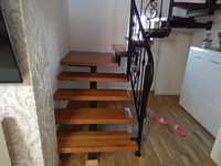Execut scări interioare din lemn masiv cu st