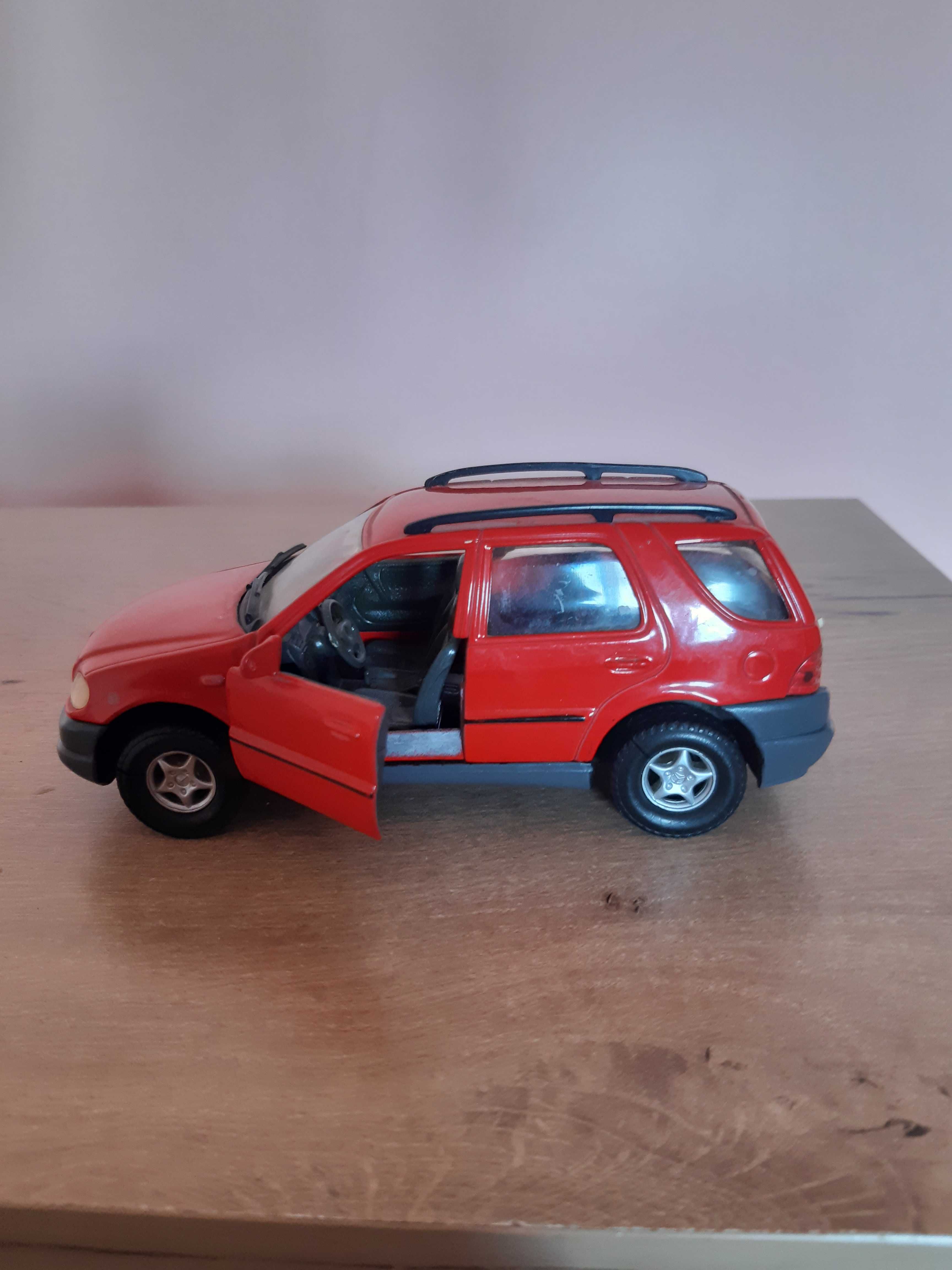 Количка MERCEDES-BENZ M-Class колекционерска
