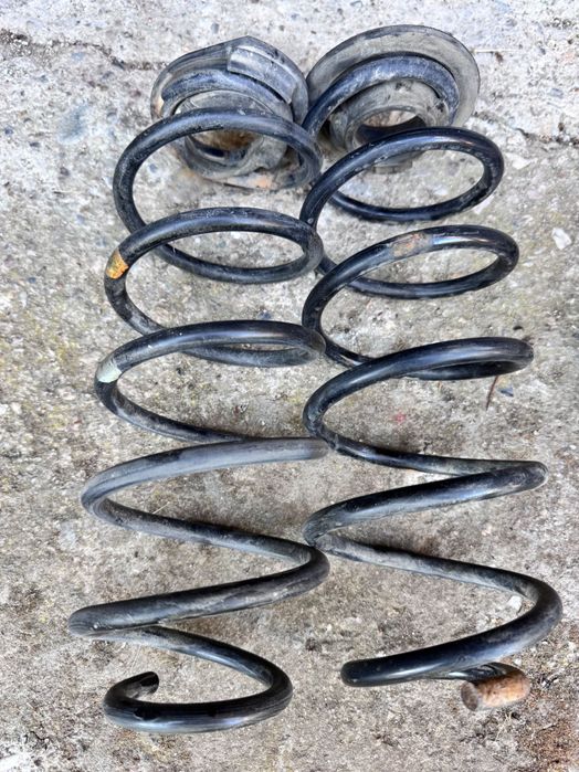 Продавам задни пружини и спирачни дискове за Honda Jazz 2010 г