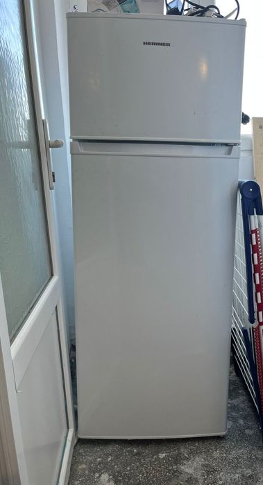 Vând frigider Heinner