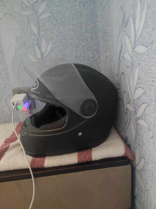 Продам шлем для скутера