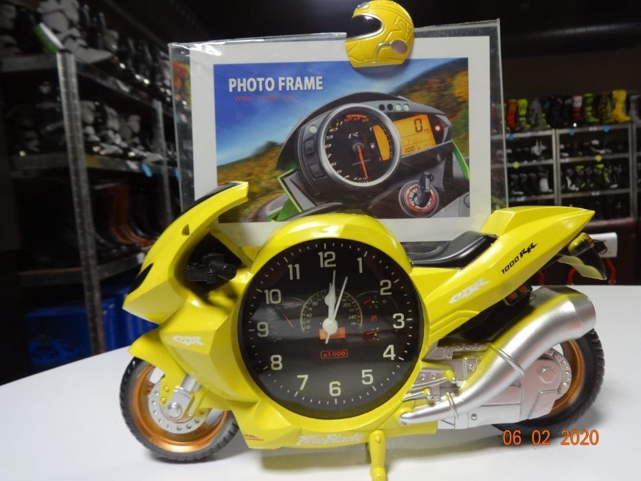 Часовник мотор с рамка за снимка червен син жълт сувенир подарък мото