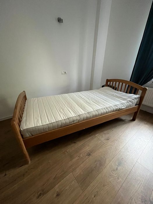 Pat simplu din lemn masiv + saltea inclusă