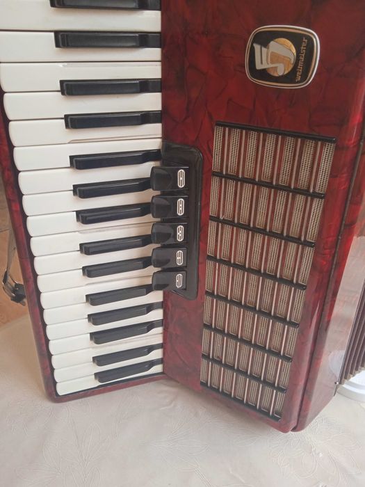 Акордеон Weltmeister stella 60 bass