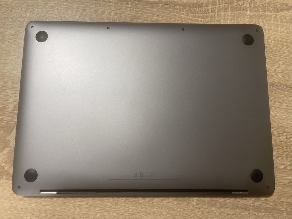 MacBook PRO Retina 2017 2.3 Ghz intel core i5