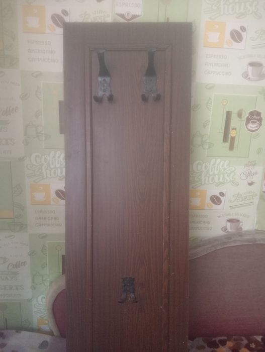 Вешалка деревянная