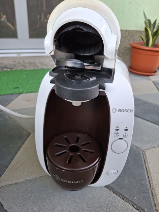 Vand aparate de cafea cu pastile si friteuza. Ieftine.