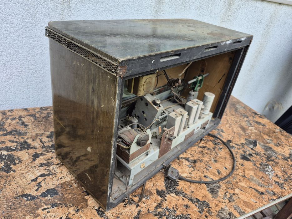 Radio cu lampi marca Graetz, model Comedia 4R-3366,fabricat 1954